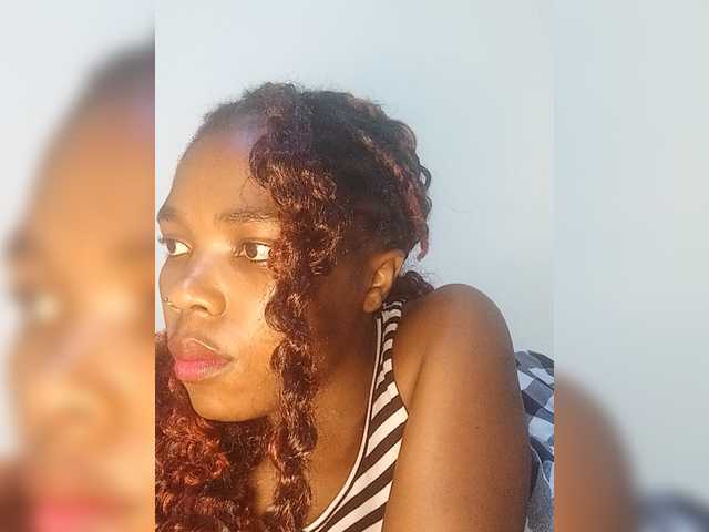 Glowgoddes live cam on BongaCams