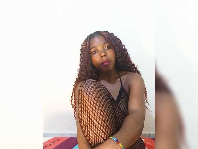 Glowgoddes live cam on BongaCams