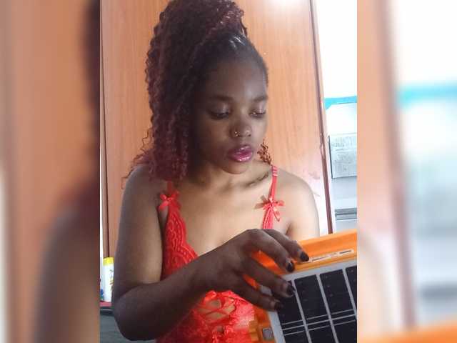 Glowgoddes live cam on BongaCams