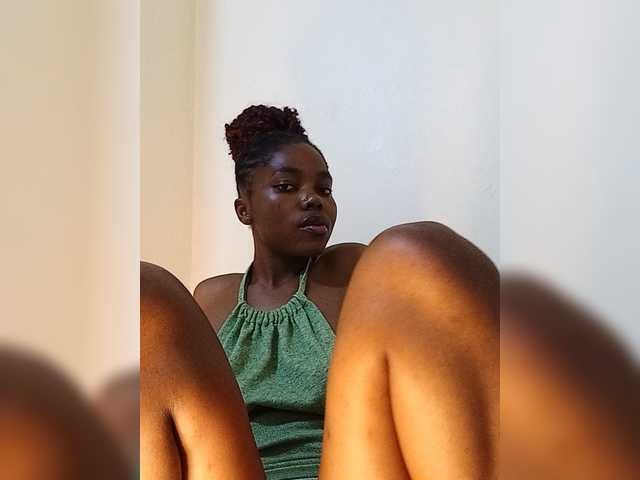 Glowgoddes live cam on BongaCams