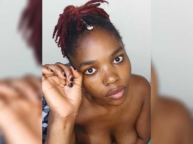 Glowgoddes live cam on BongaCams