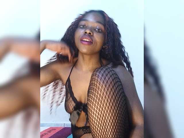 Glowgoddes live cam on BongaCams