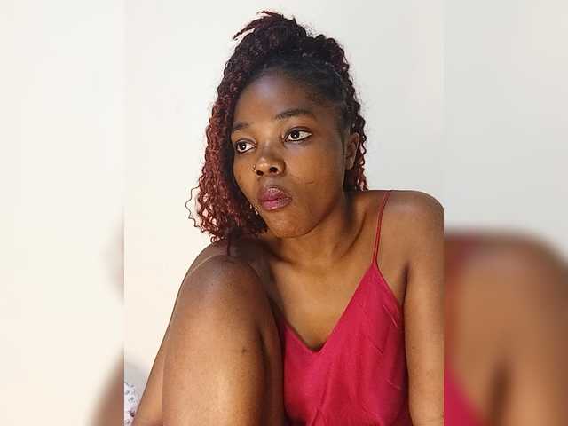 Glowgoddes live cam on BongaCams