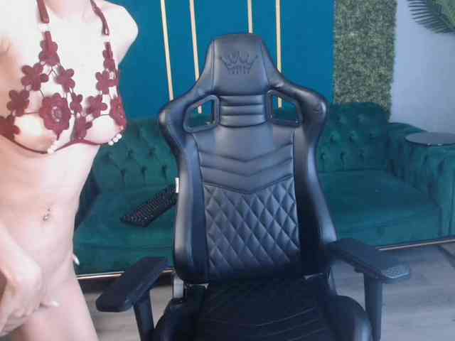 LauraineMisti webcam