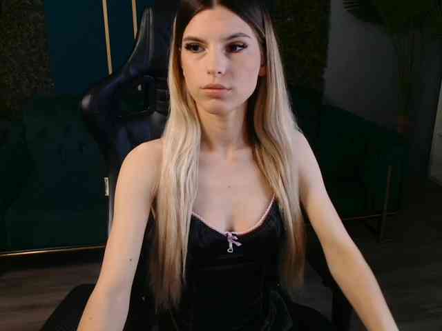 LauraineMisti webcam