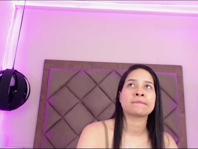 Dakota-Reese live webcam show