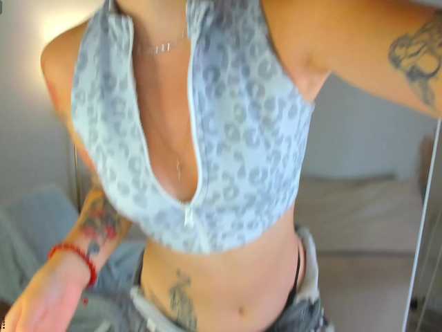 Debra-Wade live webcam show