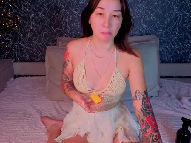 le modèle Debra-Wade est en webcam porno dans un show sur le site bongacams, il possède les tags suivants: Asian,Brunette,Shaved