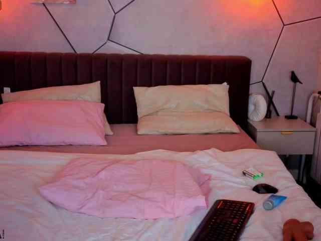 Debra-Wade webcam