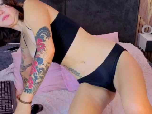 Debra-Wade webcam