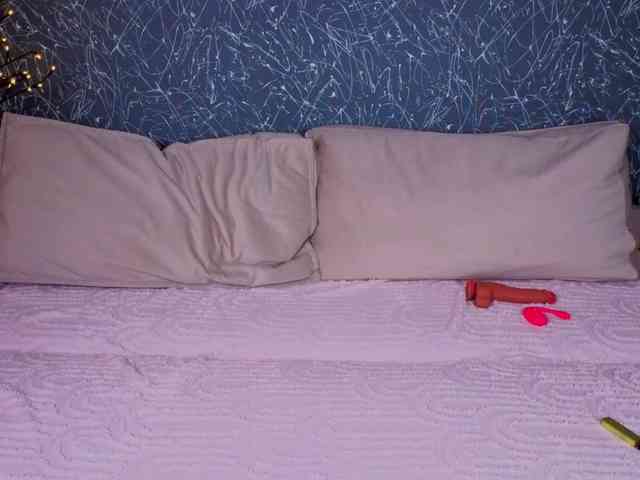 Debra-Wade webcam
