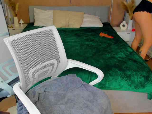 Debra-Wade webcam