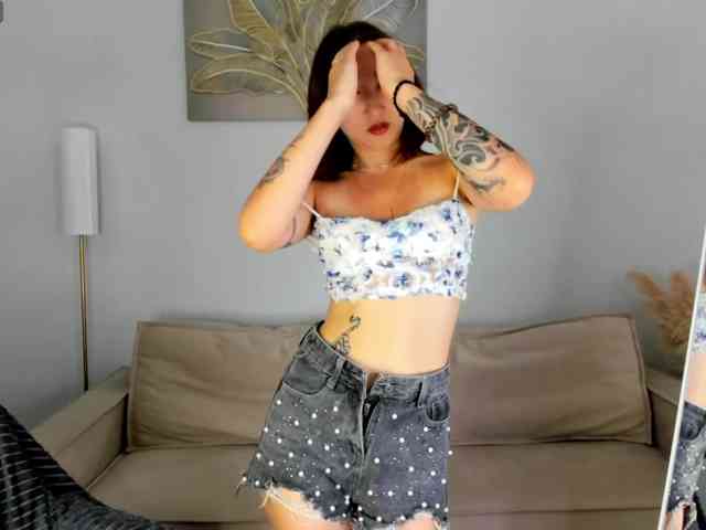 Debra-Wade webcam