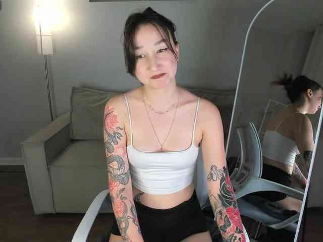 Debra-Wade webcam