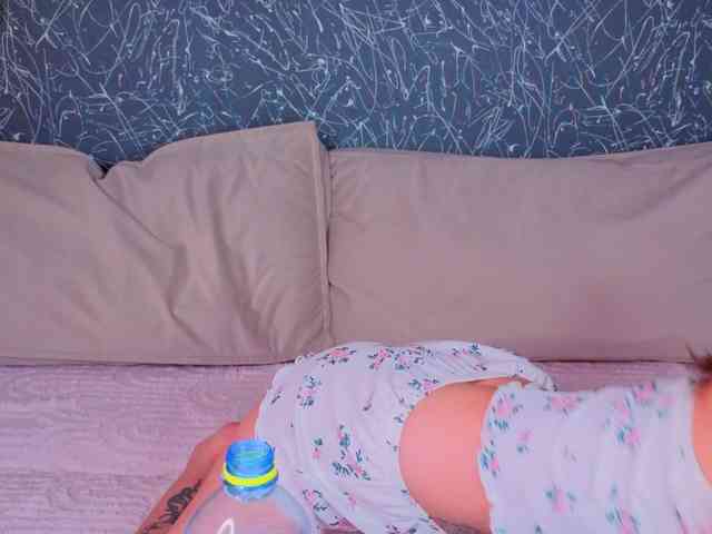 Debra-Wade webcam