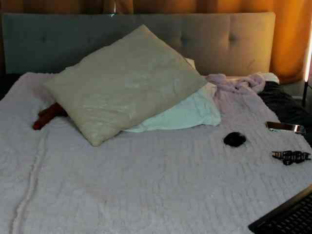 Debra-Wade webcam