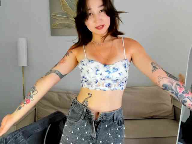 Debra-Wade webcam