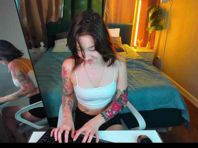 Debra-Wade webcam