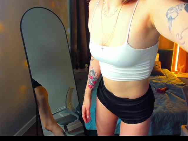 Debra-Wade webcam