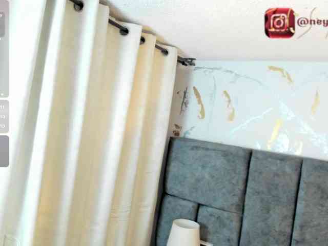 CristalVelle webcam