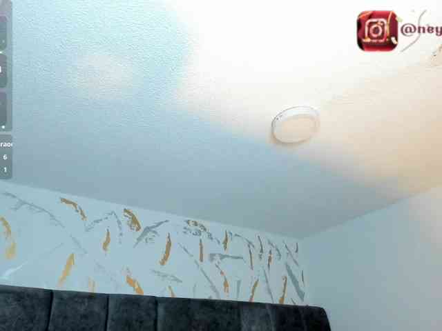 CristalVelle webcam