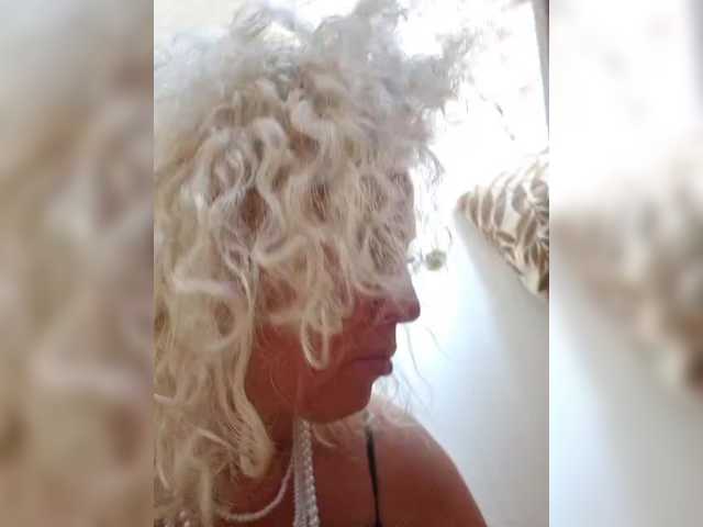 MoonKitten live cam on BongaCams