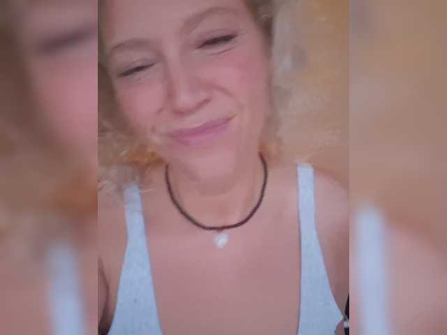 MoonKitten live cam on BongaCams