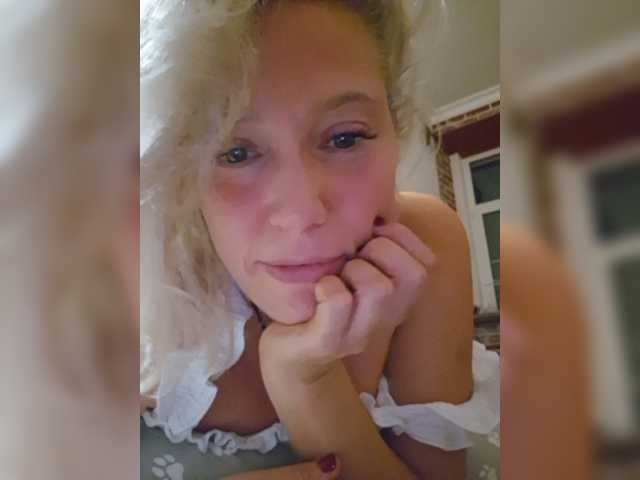 MoonKitten live cam on BongaCams