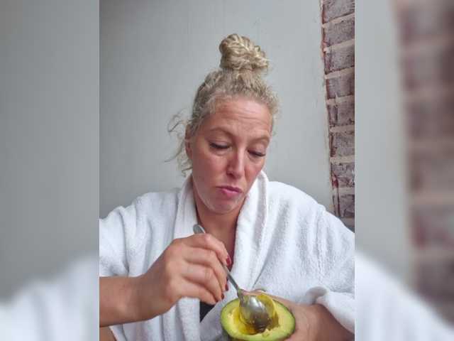 MoonKitten live cam on BongaCams