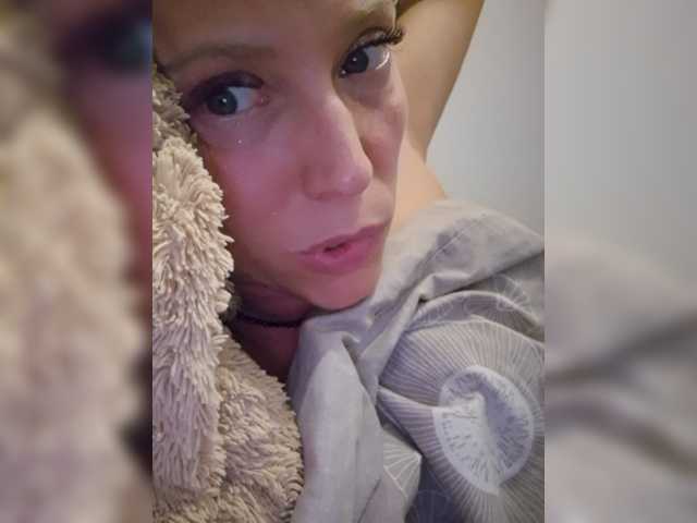 MoonKitten live cam on BongaCams