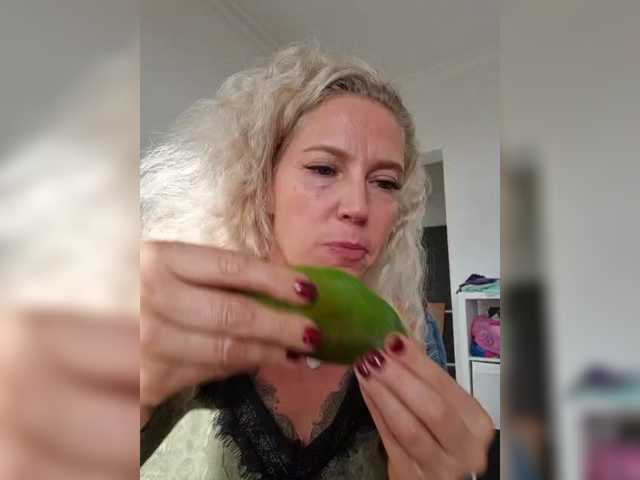 MoonKitten live webcam show