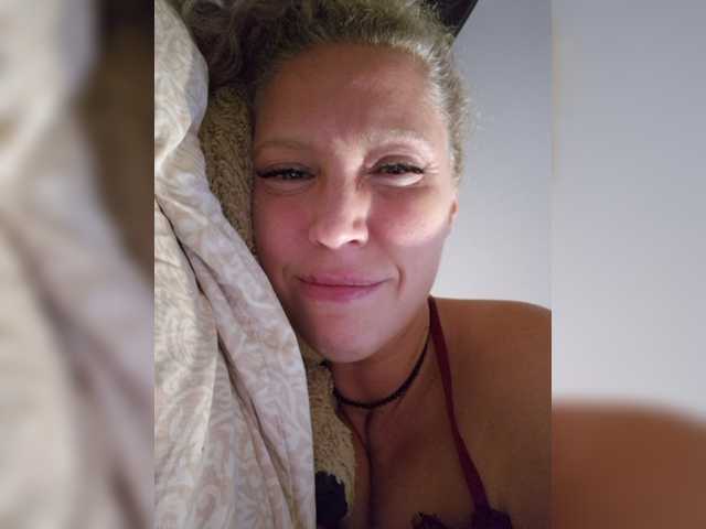 MoonKitten live cam on BongaCams