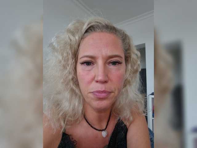 MoonKitten live cam on BongaCams