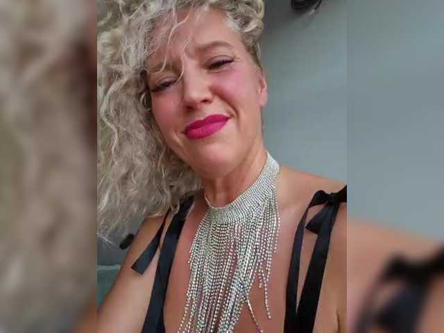 MoonKitten live webcam show