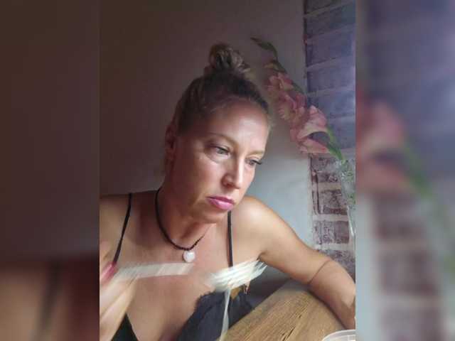 MoonKitten live cam on BongaCams