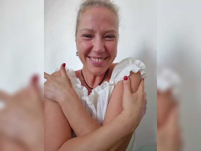 MoonKitten live cam on BongaCams