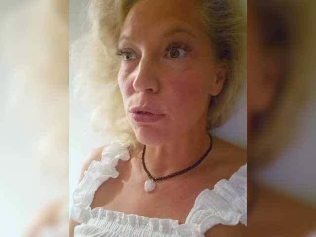 MoonKitten live cam on BongaCams