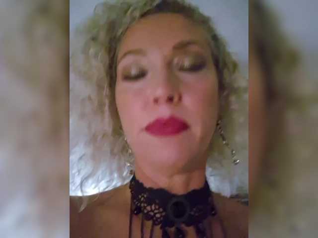 MoonKitten live cam on BongaCams