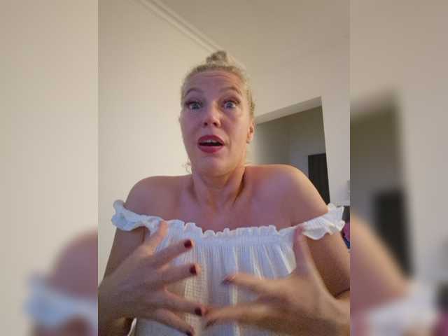 MoonKitten live webcam show