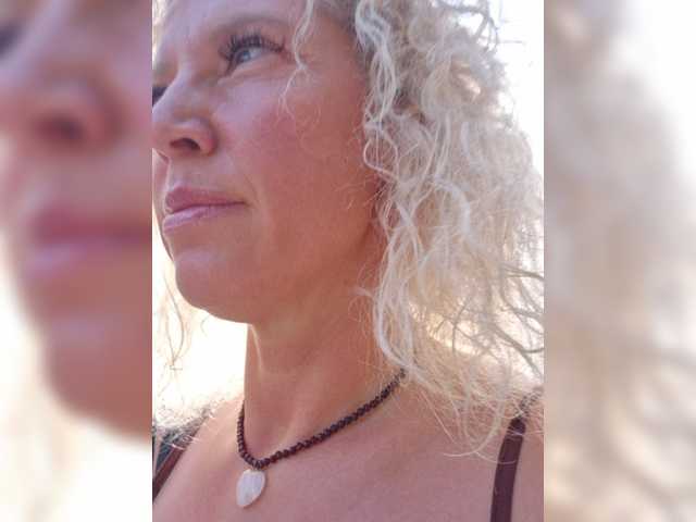 MoonKitten live cam on BongaCams