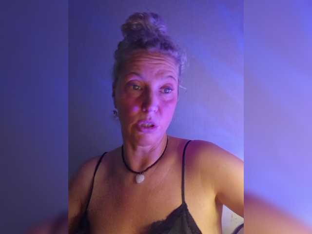 MoonKitten live cam on BongaCams
