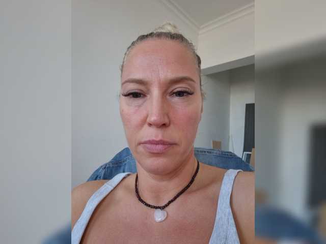 MoonKitten live webcam show