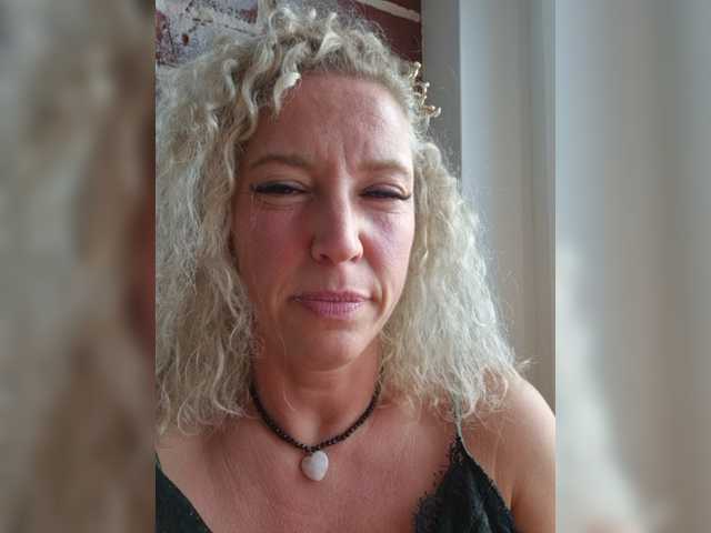 MoonKitten live cam on BongaCams
