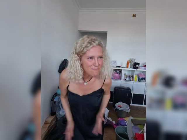 MoonKitten live cam on BongaCams