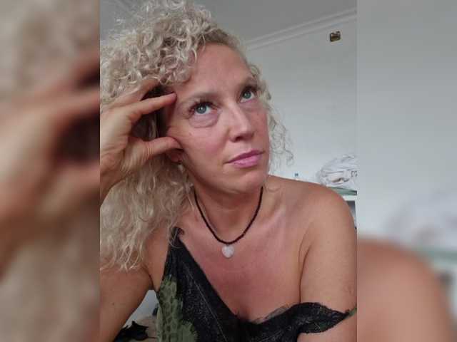 MoonKitten live cam on BongaCams