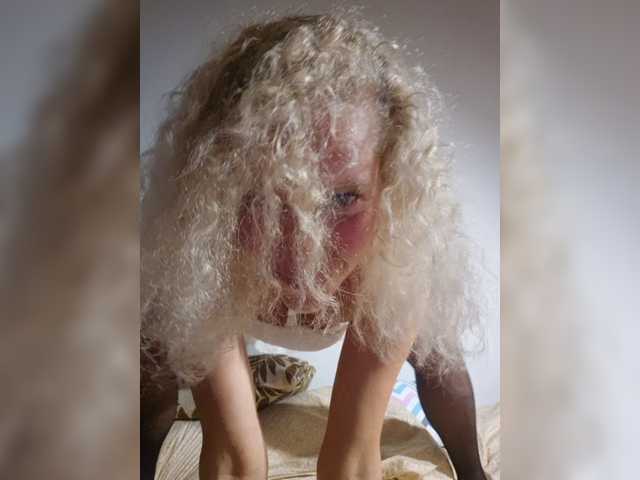 MoonKitten live cam on BongaCams