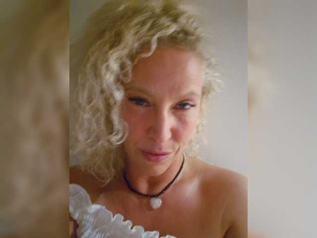 MoonKitten live cam on BongaCams