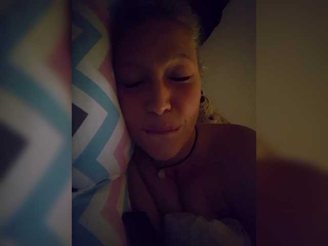 MoonKitten live cam on BongaCams