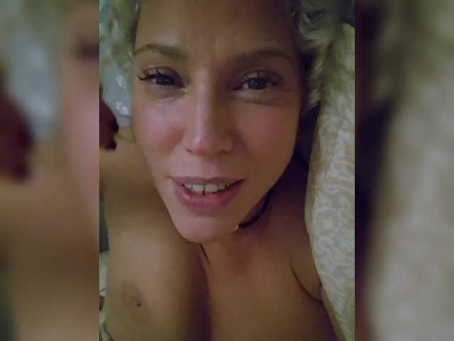 MoonKitten live cam on BongaCams