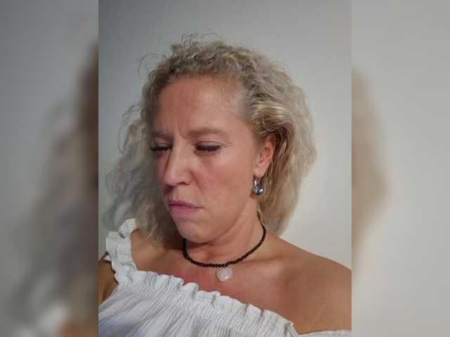 moonkitten live sex show